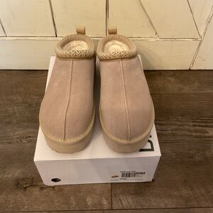 Women’s platform slides